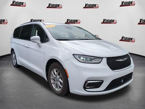 2022 Chrysler Pacifica Touring-L