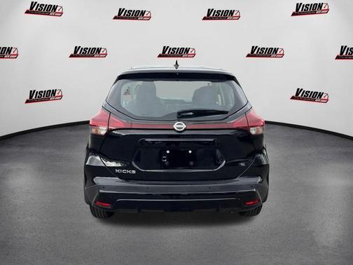2021 Nissan Kicks S