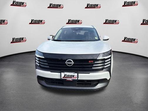 Aspen White Tri 2025 Nissan Kicks SR