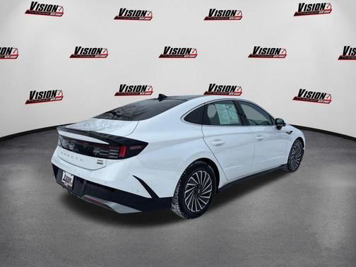 2025 Hyundai SONATA Hybrid Limited