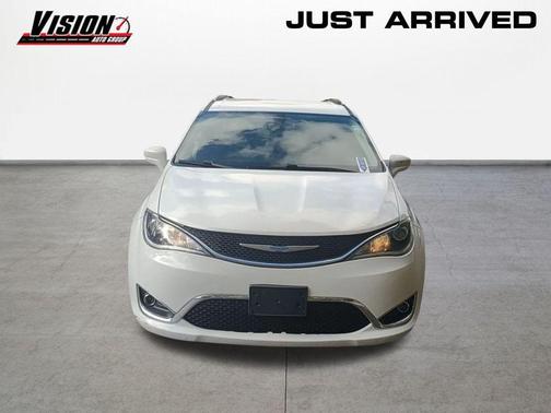 2018 Chrysler Pacifica Touring-L