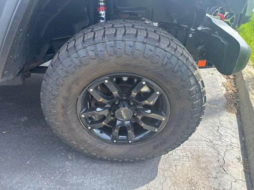 Black Clearcoat 2021 Jeep Gladiator Rubicon