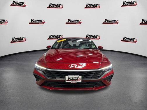 2024 Hyundai ELANTRA SE