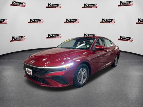 2024 Hyundai ELANTRA SE