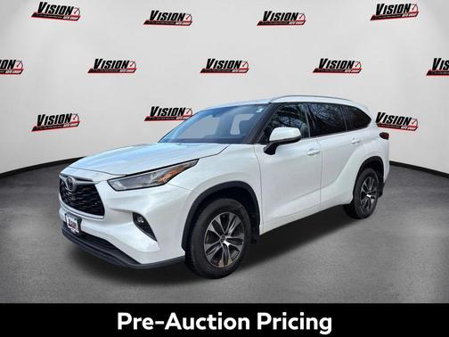 Wind Chill Pearl 2022 Toyota Highlander XLE