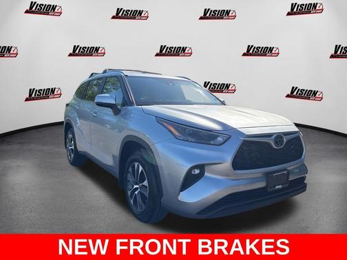 Celestial Silver Metallic 2023 Toyota Highlander XLE