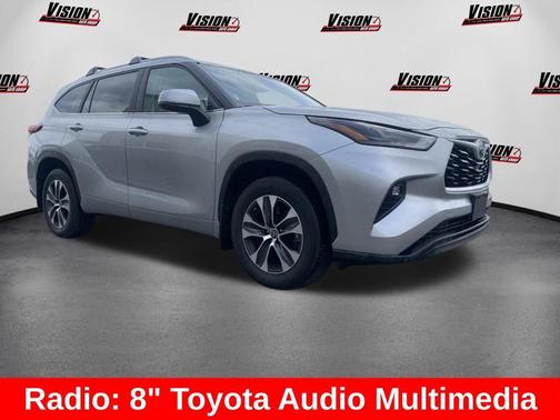 Celestial Silver Metallic 2023 Toyota Highlander XLE