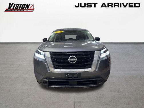 2025 Nissan Pathfinder S