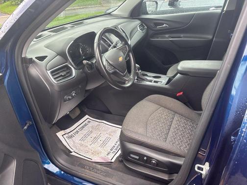 Blue Glow Metallic 2022 Chevrolet Equinox 1LT