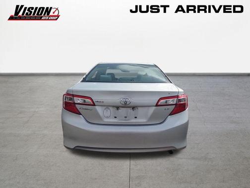 Classic Silver Metallic 2014 Toyota Camry LE