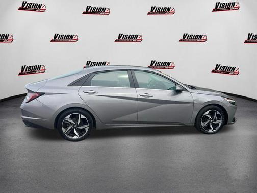 2022 Hyundai ELANTRA HEV Limited