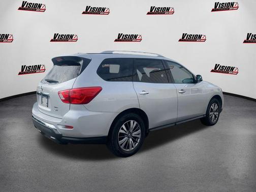 2018 Nissan Pathfinder SV