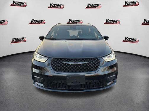 2025 Chrysler Pacifica Hybrid Select