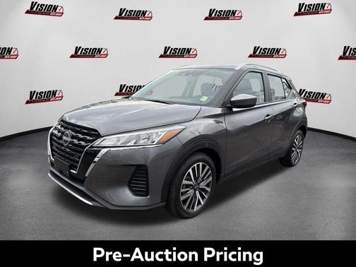 Gun Metallic 2024 Nissan Kicks SV