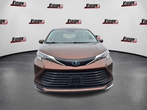 2021 Toyota Sienna LE