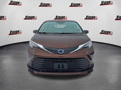 2021 Toyota Sienna LE