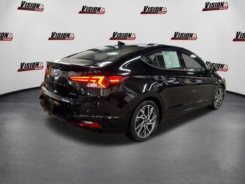 2019 Hyundai ELANTRA Limited