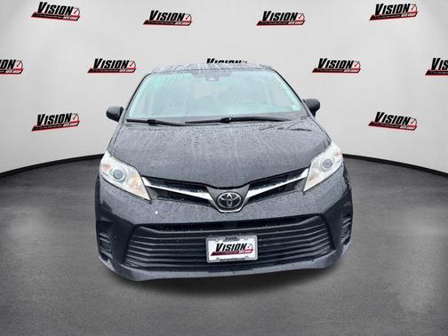 2020 Toyota Sienna LE
