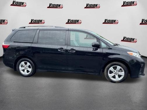 2020 Toyota Sienna LE