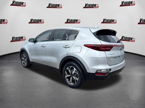 Sparkling Silver 2022 Kia Sportage LX