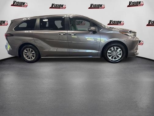 Predawn Gray Mica 2021 Toyota Sienna XLE