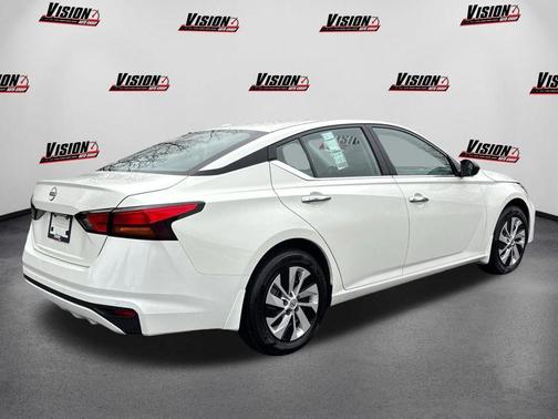 Glacier White 2025 Nissan Altima S