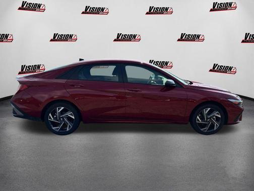 2025 Hyundai ELANTRA HEV SEL