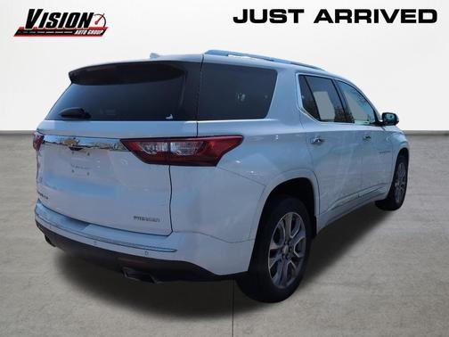 Summit White 2019 Chevrolet Traverse Premier