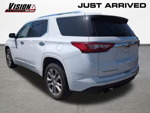 Summit White 2019 Chevrolet Traverse Premier