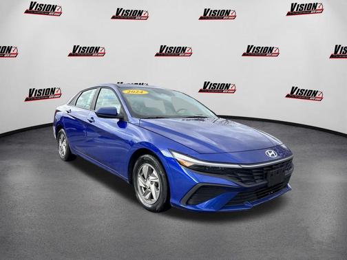 2024 Hyundai ELANTRA SE