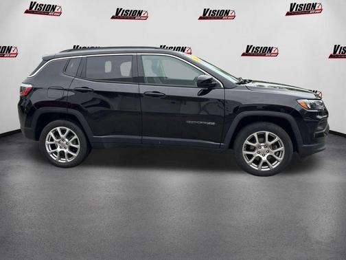 2022 Jeep Compass Latitude Lux