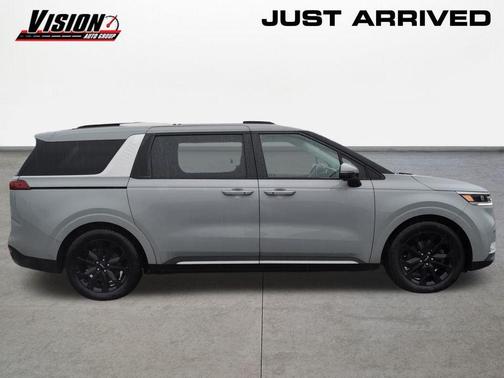 2024 Kia Carnival SX