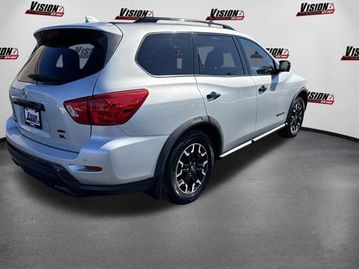 Brilliant Silver Metallic 2020 Nissan Pathfinder SL