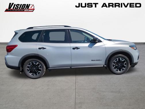 Brilliant Silver Metallic 2020 Nissan Pathfinder SL