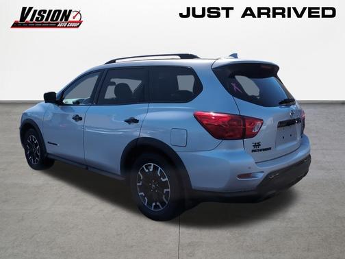 Brilliant Silver Metallic 2020 Nissan Pathfinder SL