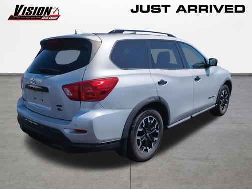 Brilliant Silver Metallic 2020 Nissan Pathfinder SL