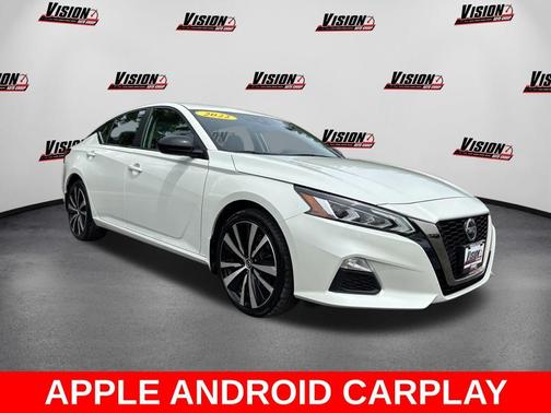White 2022 Nissan Altima 2.5 SR