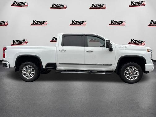 Summit White 2024 Chevrolet Silverado 2500 High Country