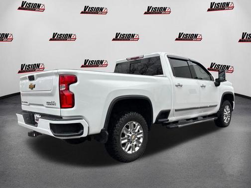 Summit White 2024 Chevrolet Silverado 2500 High Country