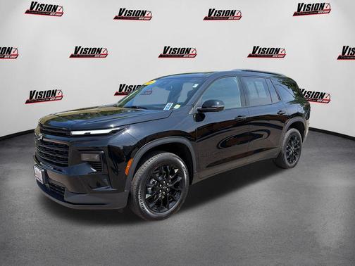 Mosaic Black Metallic 2024 Chevrolet Traverse LT