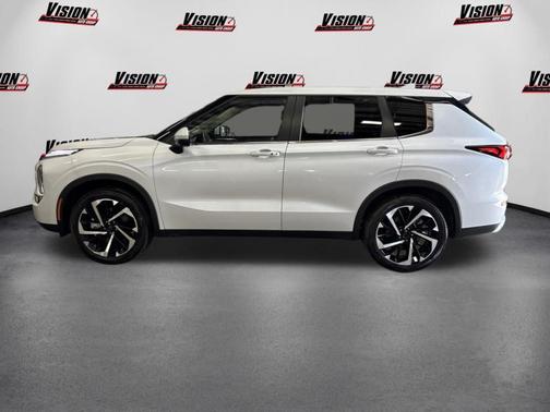 White Diamond 2024 Mitsubishi Outlander SE