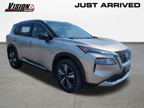 Brilliant Silver / Black 2021 Nissan Rogue Platinum