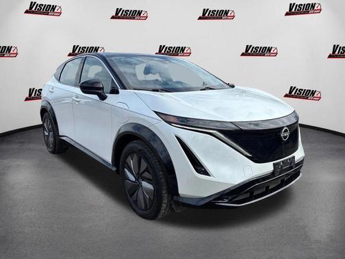 2 Tone White / Black Roof 2023 Nissan ARIYA VENTURE+