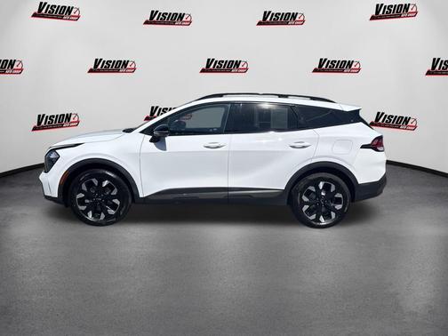 Glacial White Pearl 2023 Kia Sportage X-Line