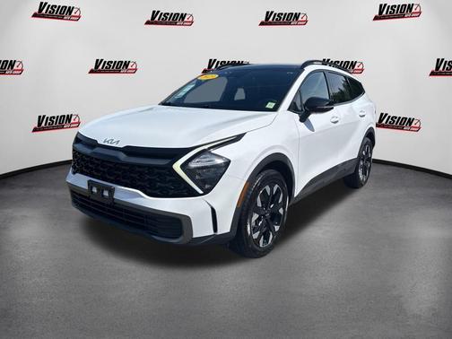 Glacial White Pearl 2023 Kia Sportage X-Line