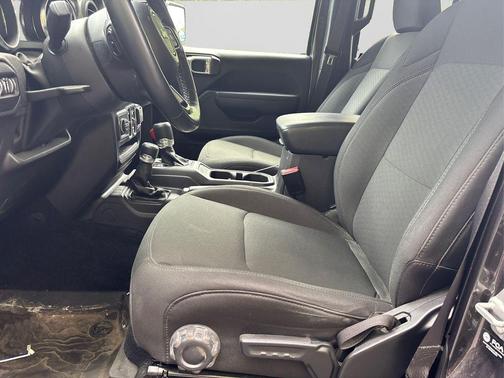 2022 Jeep Gladiator Sport