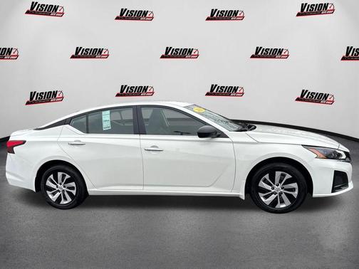 Glacier White 2025 Nissan Altima S