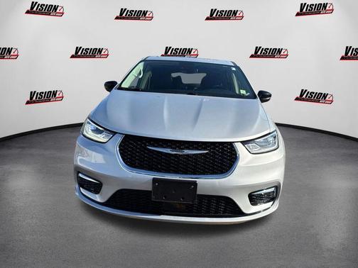 Silver Mist Clearcoat 2024 Chrysler Pacifica Limited