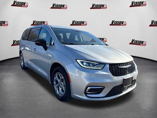 Silver Mist Clearcoat 2024 Chrysler Pacifica Limited