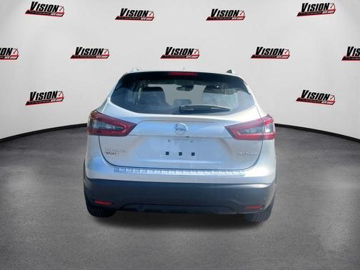2022 Nissan Rogue Sport SV